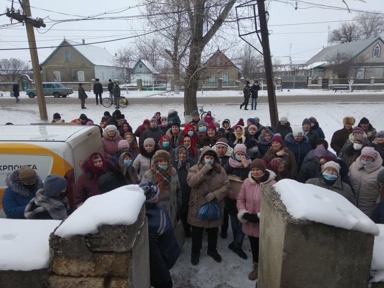 На Одещині люди виходять на пікети проти дій Укрпошти, а редактори вимагають повернути систему доставки газет 1