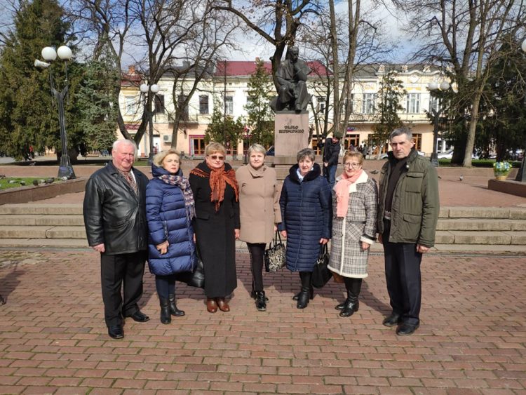 Ветерани-журналісти у Шевченків день відвідали Коломию 17 Ветерани-журналісти у Шевченків день відвідали Коломию