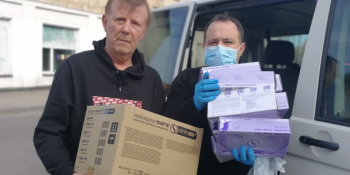 Аби вберегти волинських журналістів від небезпечної інфекції, місцевий благодійний фонд закупив для них індивідуальні засоби захисту