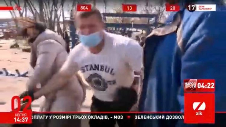 На знімальну групу телеканалу ZIK, яка фіксувала недотримання карантину, напали у Києві 17 На знімальну групу телеканалу ZIK, яка фіксувала недотримання карантину, напали у Києві