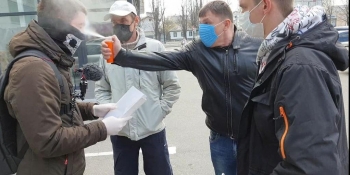 Невідомі розпилили газ у обличчя блогеру під час зйомки порушень паркування