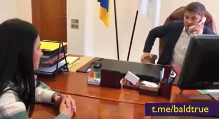 Губернатор викликав Нацгвардію через «провокаційне» питання журналістки 17 Губернатор викликав Нацгвардію через «провокаційне» питання журналістки