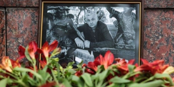 Рік тому жорстоко побито журналіста Вадима Комарова, який упав у кому та помер. Убивство не розкрито