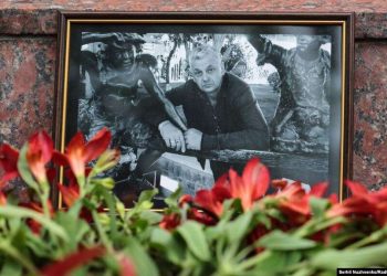 Рік тому жорстоко побито журналіста Вадима Комарова, який упав у кому та помер. Убивство не розкрито