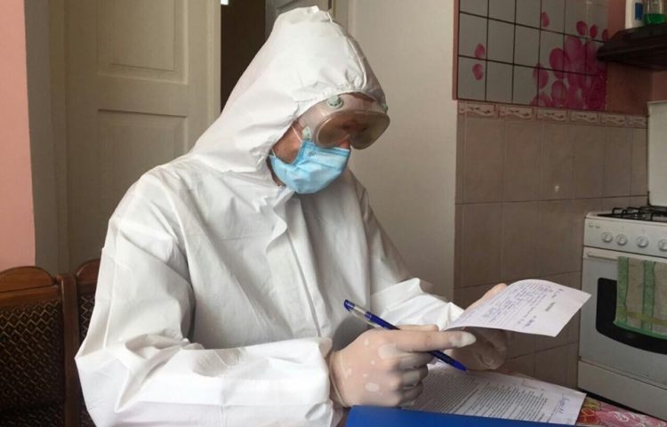 «Почалося зі смерті товариша, завершилося скандалом і поліцією», – редакторка з Кременця розповіла, як хворіла на COVID-19 (фото)