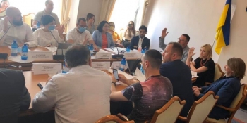 Попри протести медіаспільноти, профільний комітет підтримав законопроєкт «Про медіа»