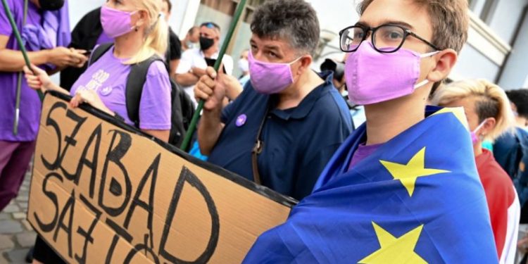 В Угорщині кошти ЄС використовуються для фінансування провладних ЗМІ