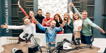 «Повний карантин». Уже півроку судиться з Нацрадою радіо «Буковинська хвиля» за право на мовлення