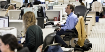 США: Викликає занепокоєння закриття виданнями своїх ньюз-румів