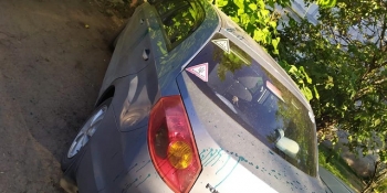 Черкаському журналістові облили зеленкою авто. Він пов’язує це із серією своїх розслідувань