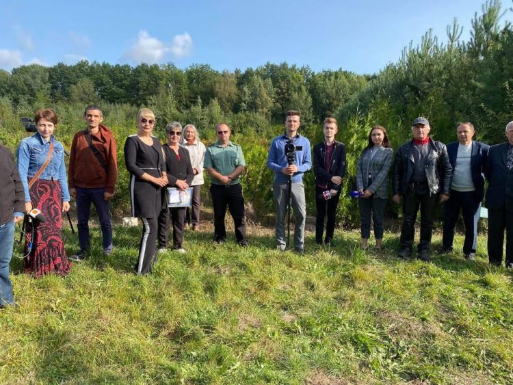 НСЖУ провела заходи на Алеї пам’яті журналістів Прикарпаття