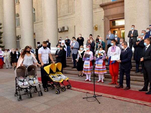 Журналісти посприяли в отриманні житла родині, у якої народилося четверо немовлят 2