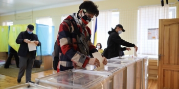 Працює гаряча лінія НСЖУ для журналістів у день місцевих виборів