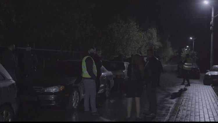 Правоохоронці напали на журналістку за те, що вона знімала їх на відео 17 Правоохоронці напали на журналістку за те, що вона знімала їх на відео