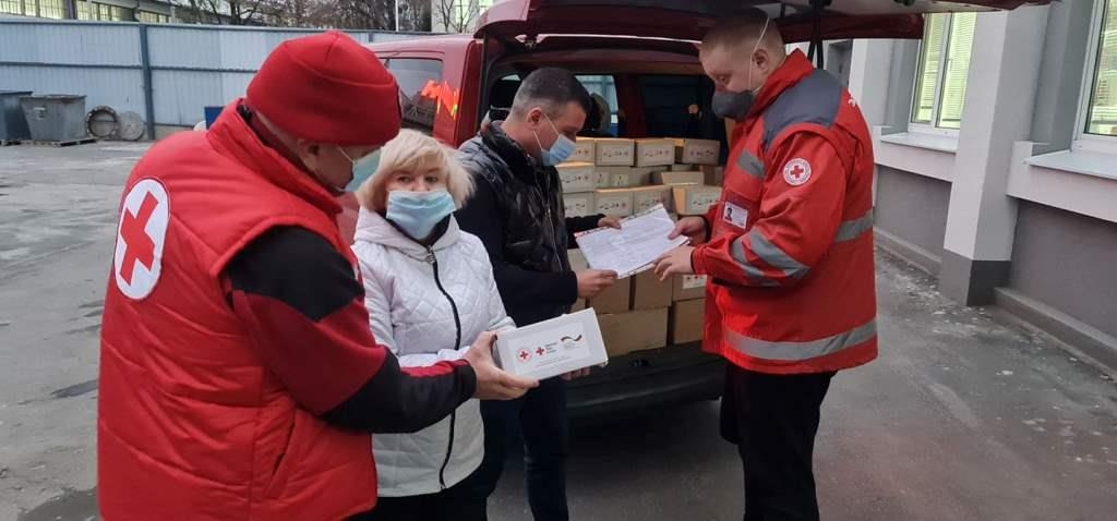 У Харкові ветерани журналістики отримали допомогу від Червоного Хреста Німеччини 1