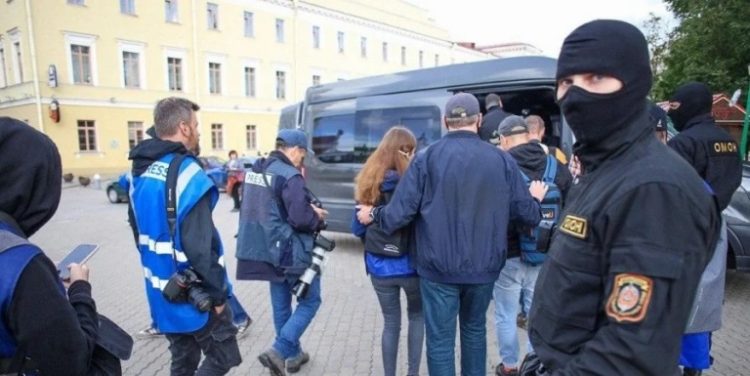 «За правду без арештів», - НСЖУ і БЕЛСАТ проведуть круглий стіл солідарності з білоруськими журналістами 17 «За правду без арештів», – НСЖУ і БЕЛСАТ проведуть круглий стіл солідарності з білоруськими журналістами