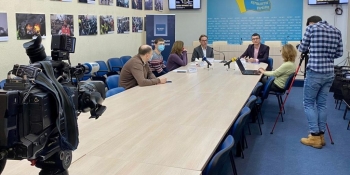 КРУГЛИЙ СТІЛ – ЯК ПУБЛІЧНИЙ ЗАКЛИК ДО ПОВАГИ ПРАВ ЖУРНАЛІСТІВ