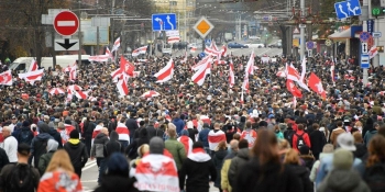 «Навіщо ви мене б’єте?» Асоціація польських журналістів спільно з НСЖУ видала книжку про білоруських колег