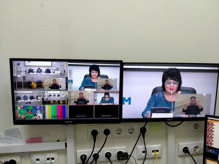 «МИ В ЕФІРІ плюс» – унікальний проект, що об’єднав дітей соціально вразливих категорій із різних регіонів України 17 «МИ В ЕФІРІ плюс» – унікальний проект, що об’єднав дітей  соціально вразливих категорій із різних регіонів України