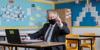 Британський прем’єр-міністр припускає, що він пішов з журналістики, тому що у свої матеріалах завжди «знущався» над людьми