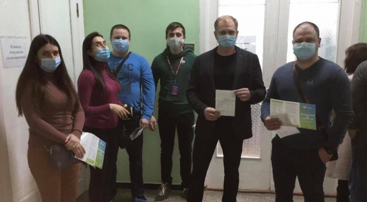 Вісім працівників телеканалу «Центральний» у Полтаві вакцинувалися від COVID-19 17 Вісім працівників телеканалу «Центральний» у Полтаві вакцинувалися від COVID-19