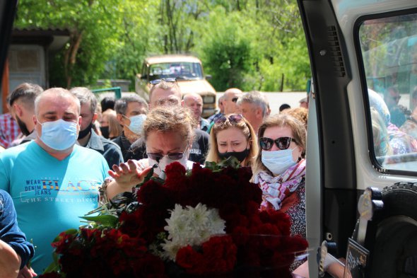 "Костя був дуже інтелігентним. А Вова постійно жартував" - попрощалися із загиблими телевізійниками 3