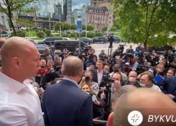 Масова агресія проти журналістів у Печерському суді є обурливою, а на Іллю Киву має вплинути керівництво парламенту, – НСЖУ