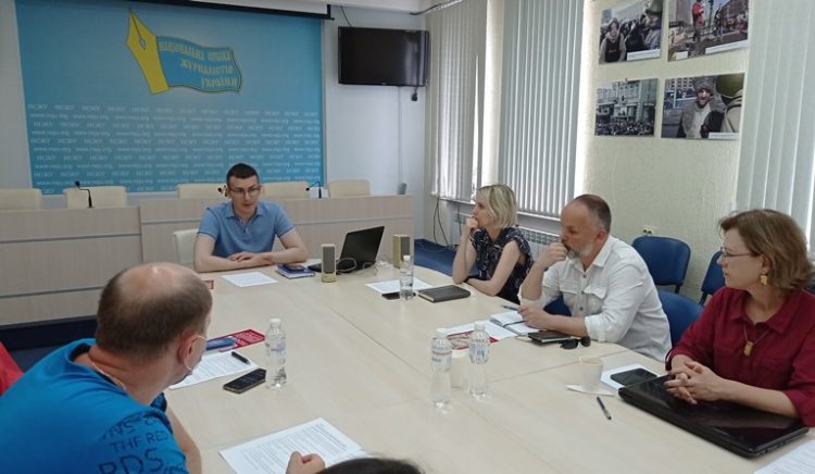 Отримання посвідки на тимчасове проживання – головна проблема для білоруських журналістів в Україні