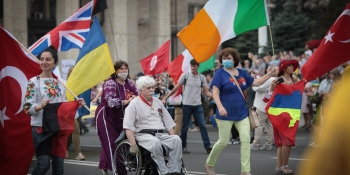 Планета Земля – погляд з інвалідного візка (прес-реліз виставки)