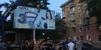 Після побиття журналістів у Дніпрі колективи двох телеканалів виступили з відкритими зверненнями