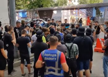 Напад на журналіста видання #Букви – це грубе перешкоджання роботі медіа