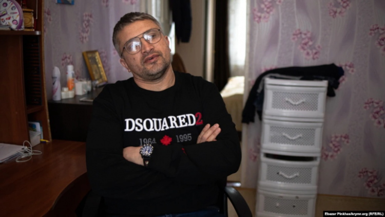 Поліція в Криму повторно отримала відмову суду на вимогу встановити нагляд за громадянським журналістом Мемедеміновим – адвокат 17 Поліція в Криму повторно отримала відмову суду на вимогу встановити нагляд за громадянським журналістом Мемедеміновим – адвокат