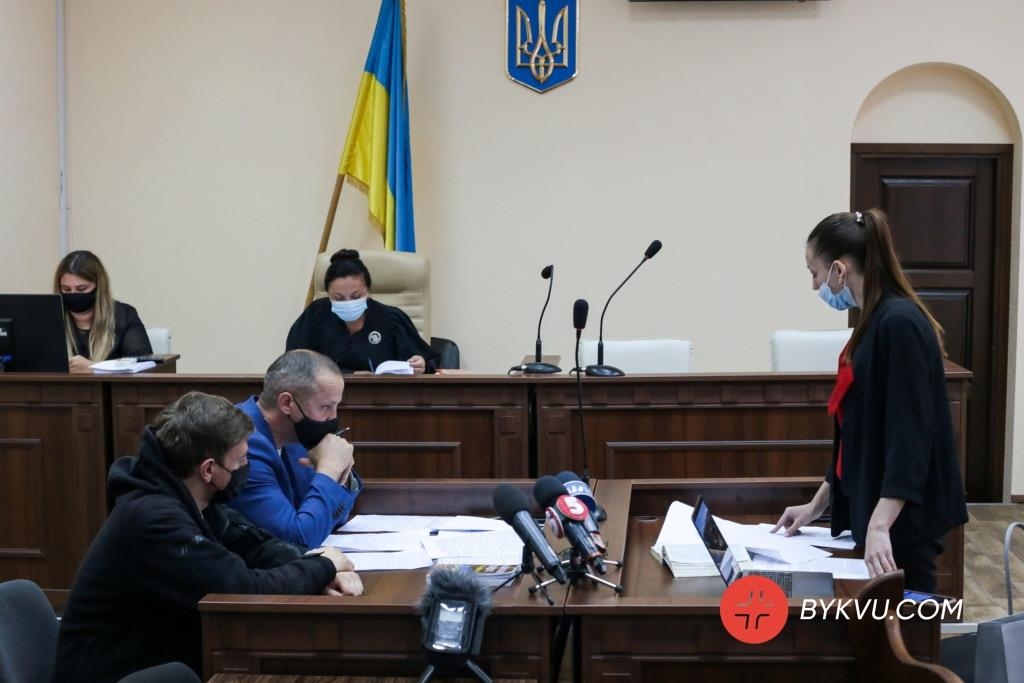 Суд арештував на два місяці одного з підозрюваних у побитті журналіста. Іншого нападника – під домашній арешт