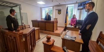 «Вперше на моїй пам’яті»: в Одесі суд оштрафував на 850 гривень охоронця вишу за погрози журналістці