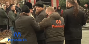 «Дай йому по голові»: священники Києво-Печерської лаври грубо перешкоджали роботі журналістів