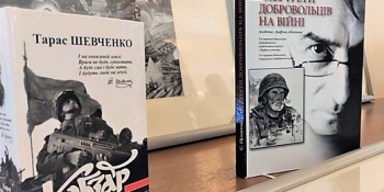 «Фронтовий Кобзар»: експозиція унікального проєкту Сергія Пущенка в парламенті