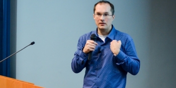 Не розглядати дії журналіста до закриття провадження ДБР, – КЖЕ у справі Юрія Бутусова