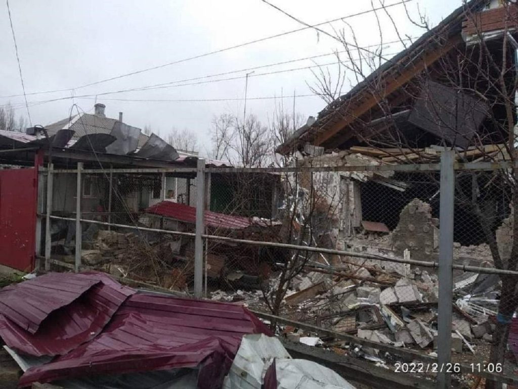«Тримаємося, що нам ще робити?», – місцеві журналісти з Луганської області