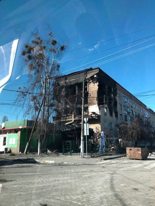 «Вискочили у чому були після двотижневого  безперервного життя у підвалі», - журналістка про евакуацію з Гостомеля 2