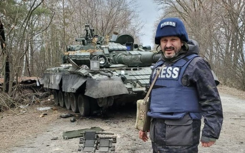 Журналіста Андрія Цаплієнка поранено під час обстрілу росіянами колони цивільного населення на Чернігівщині