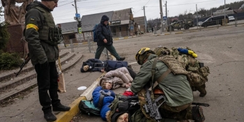 Цей жахливий знімок з України є тривожним дзвінком: вільна преса необхідна для свободи