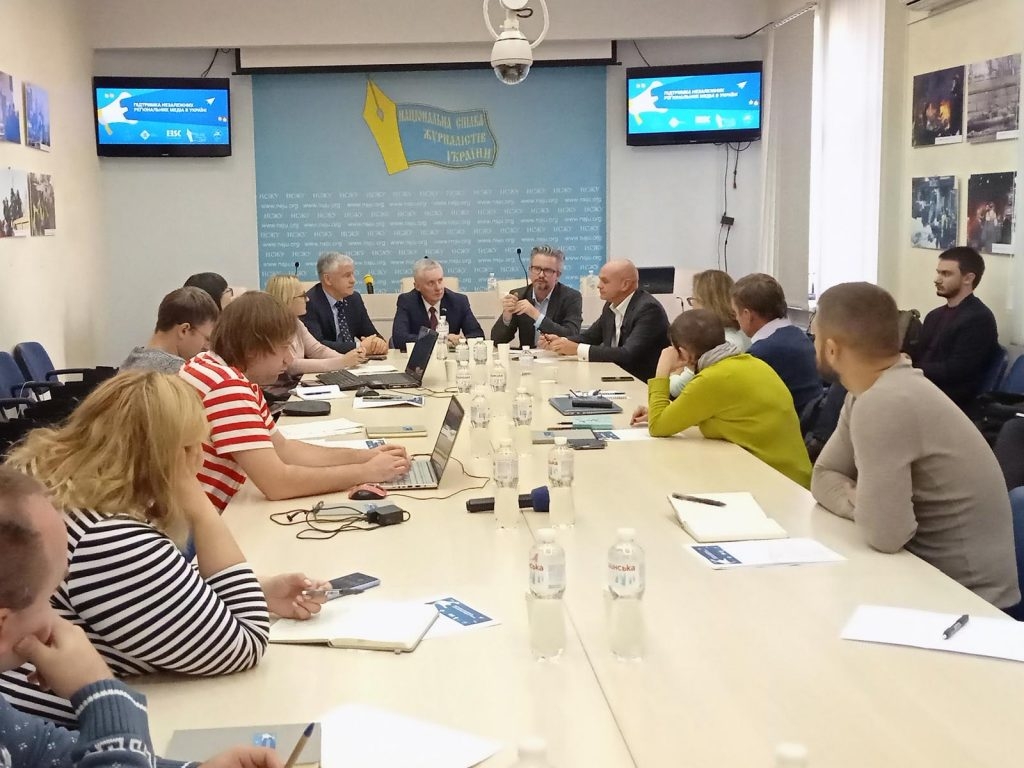 Волонтерство та інформаційний фронт у пріоритеті, – регіональні журналісти працюють в умовах війни