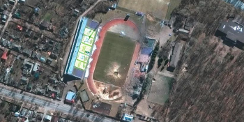 Журналіст і біженець. Як один репортер допомагає висвітлювати війну в Україні, проживаючи наслідки.