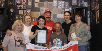 “Працюю на інформаційному фронті і волонтерському”, – редакторка газети “Деснянка”