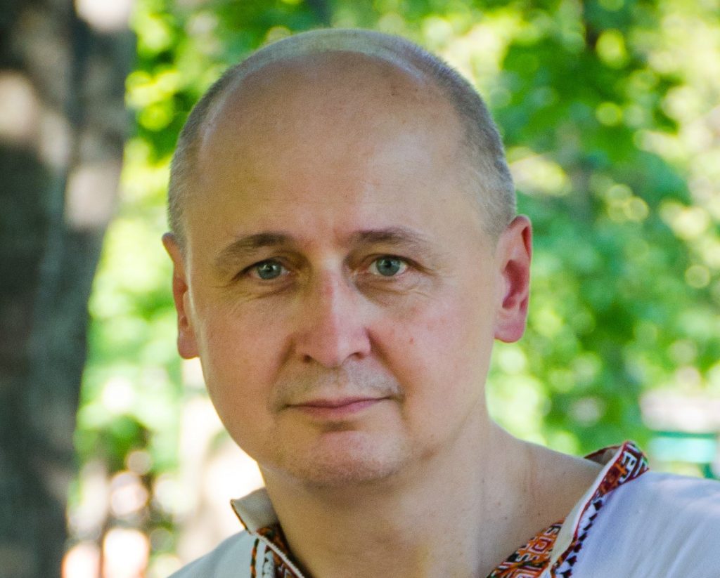 “Я був готовий віддати камеру, лиш би зберегти архіви”, – фотохудожник Євген Сосновський вирвався з Маріуполя