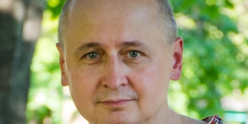 “Я був готовий віддати камеру, лиш би зберегти архіви”, – фотохудожник Євген Сосновський вирвався з Маріуполя