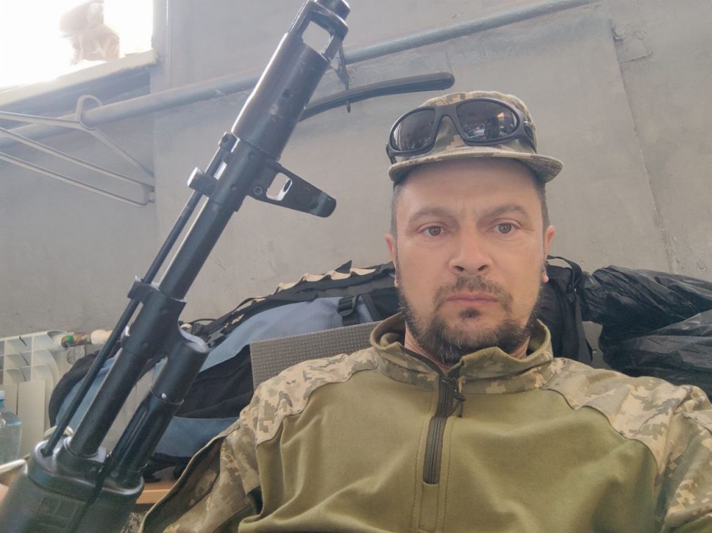 Вивіз родину з Донеччини та пішов у ЗСУ: редактор одного з інтернет-видань Словянська захищає Україну