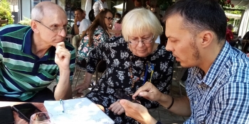 Петриківський розпис поряд зі Скендербеу – про підтримку України у Косово