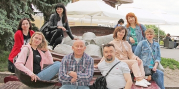 Евакуйовані журналісти отримали у Центрі журналістської солідарності ноутбуки