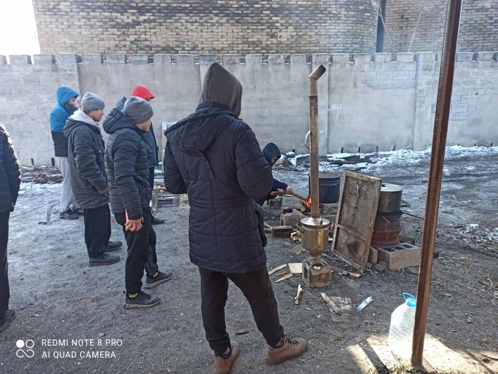 «Ми лягали спати і не знали, чи прокинемося наступного ранку», – досвідчені журналісти з України вимушено стали біженцями